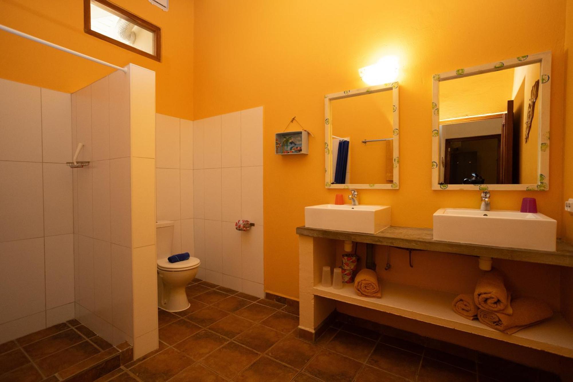 Djambo (Adults Only) Apartment Кралендижк Екстериор снимка